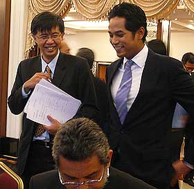 parliament briefing 030408 tian chua khairy jamaluddin