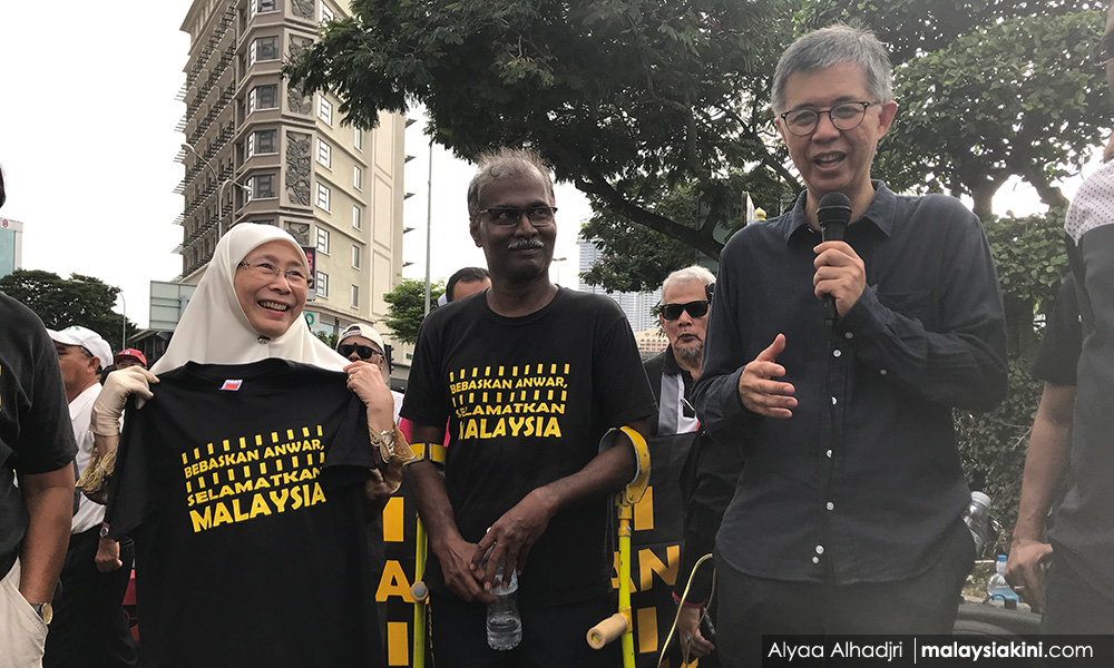 OKU jalan sejauh 2,780km demi bebaskan Anwar