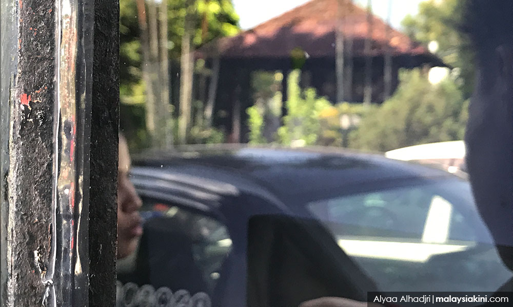 With no pay, Filipino cousins dream of Christmas back home