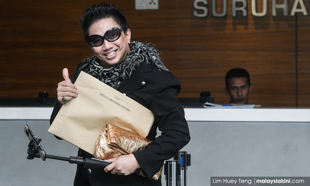 Diva AA serah dokumen 'rasuah' Azmin pada SPRM