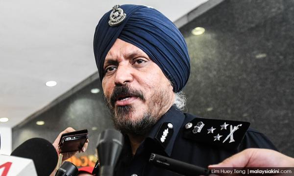 Polis Rampas Wang Tunai Barang Kemas Dari Kondo Najib