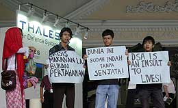 fnbkl dsa protest 210408 placard