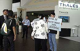 fnbkl dsa protest 210408 kena halau