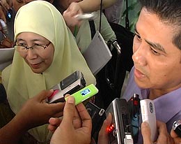 black 14 questioning 160408 wan azizah azmin ali