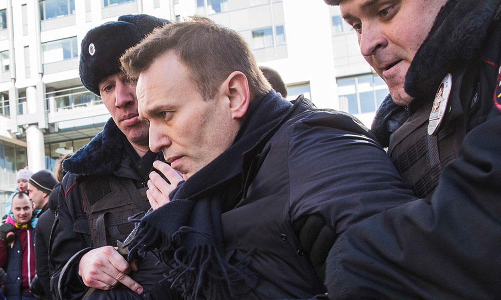 Russian opposition leader held after calling for poll boycott