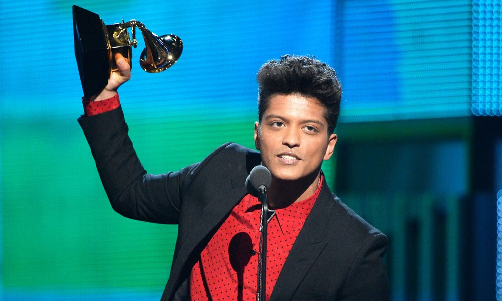Bruno Mars dapat durian runtuh