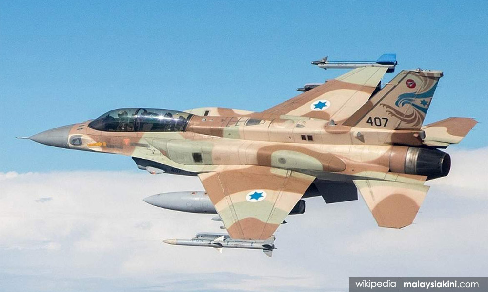 Israeli jet shot down after bombing Iranian site in Syria