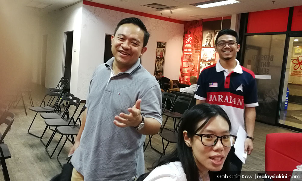 团结党总部露面,旺赛夫解释“仅安排活动”
