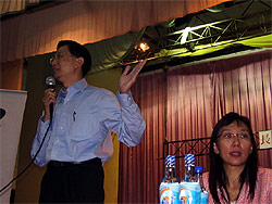 teresa teng klang forum 250408 stage