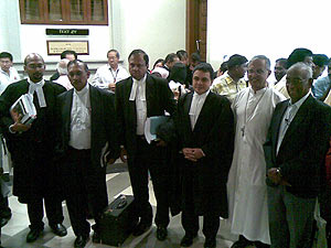 herald judicial review kl court 250408 group with lawyers