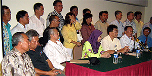 anwar sarawak visit 250408 pres conference
