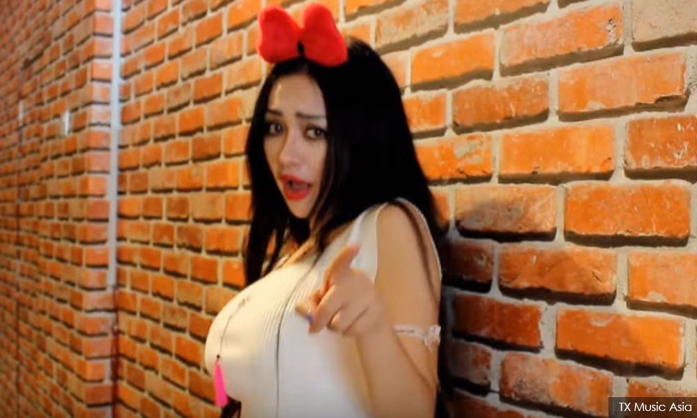 Penyanyi Goyang Anti Narkoba didakwa ditangkap