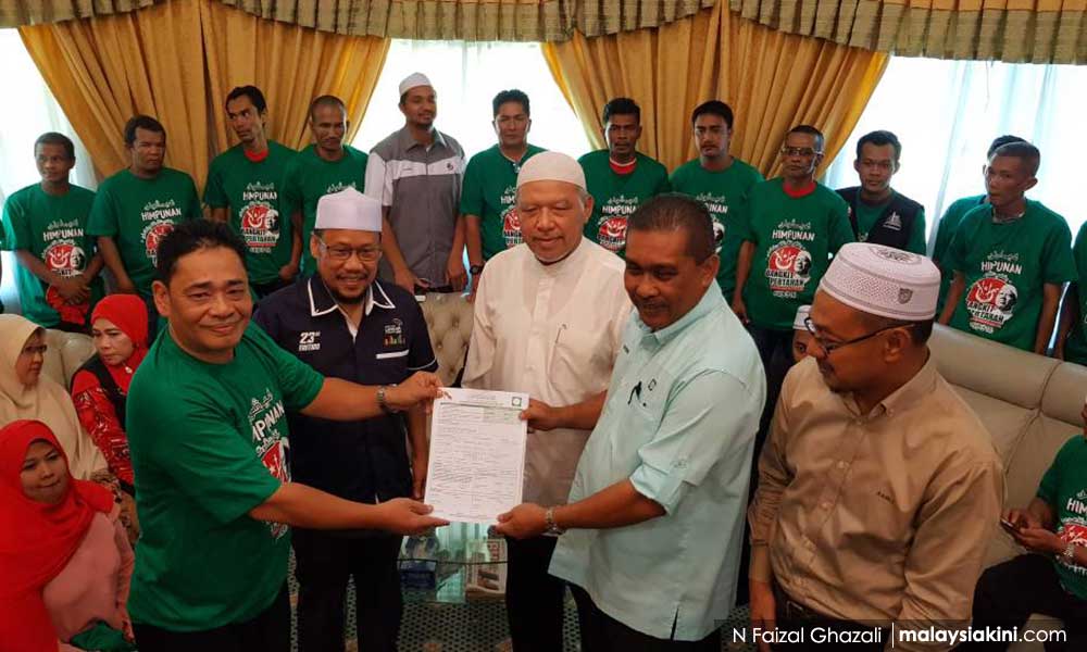 34 'pecat baju' BERSATU, pakai baju PAS di Kelantan
