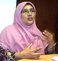 dr siti mariah interview 300408 04