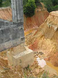 kpg poh chee leng skudai flood land woes 300408 02