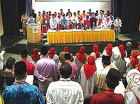 umno bandar tun razak egm 010508 04
