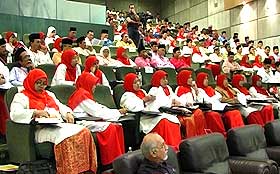 umno bandar tun razak egm 010508 03