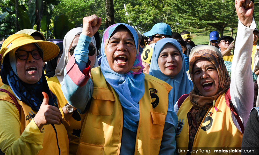 Protest mounts over gov’t's plan to redraw electoral map