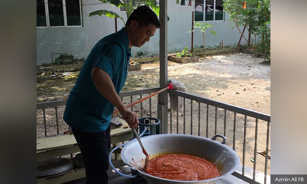Chef Min ajar orang putih masak rendang