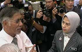 mtuc parliament protest 070508 03