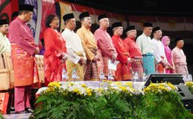 umno 62 anniversary 110508 first roll stand