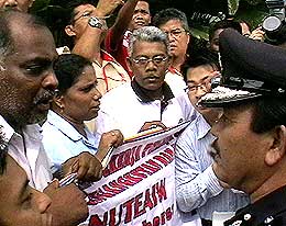 mtuc parliament protest 070508 10