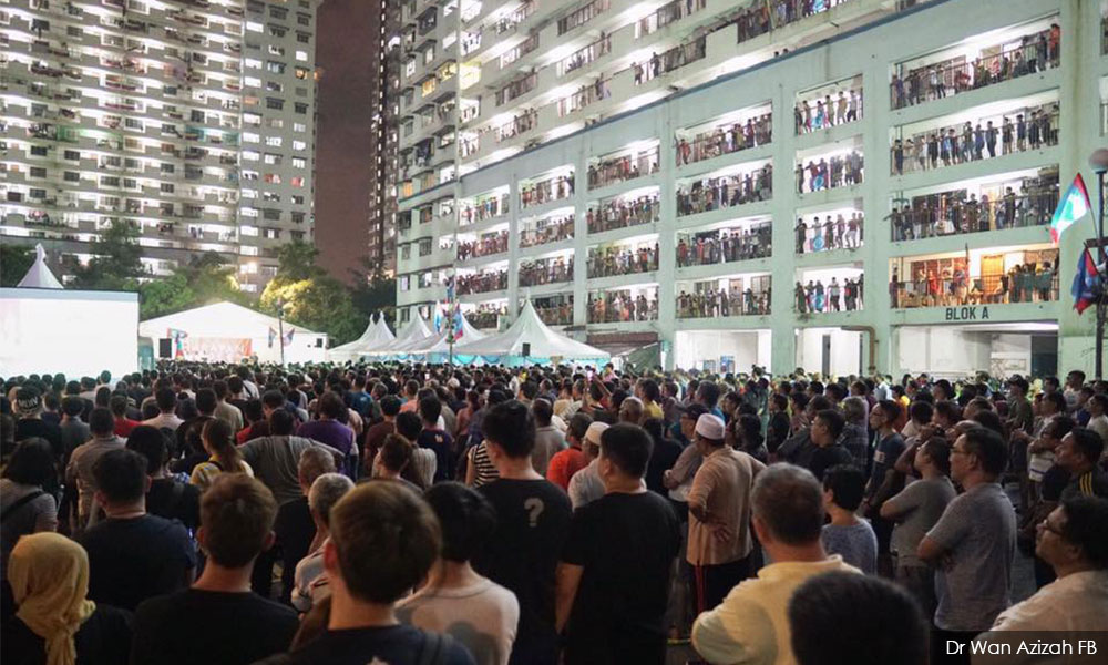 Dr M pertikai keperluan notis 10 hari untuk ceramah PRU14