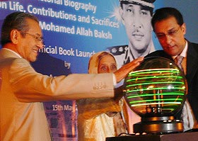 mahathir at book launch 150508 02