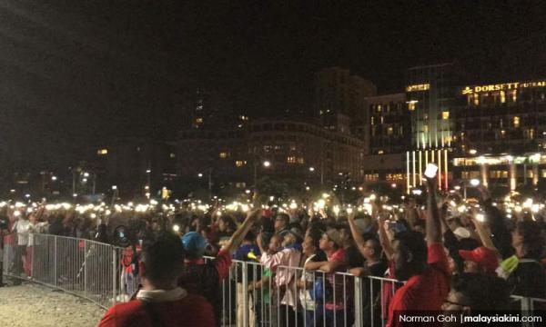 Day 7 Malacca Rally Spills Onto Streets Chua Roots For Praba