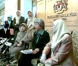 pakatan rakyat wanita leaders parliament pc 280508