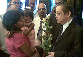 pix story hindraf birthday parliament 210508 kit siang rose