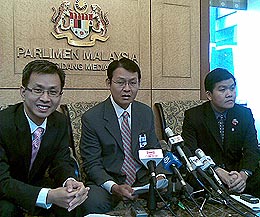 parliament srjkc damansara pc 270508 chin keh kong and tony pua and hee loysian