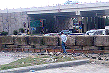 cheras mahkota road grand saga barricade 270508 new barricade