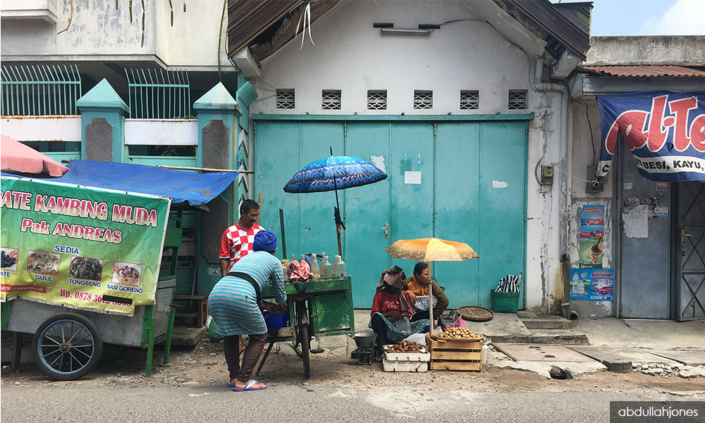 Hati-hati sikit langkah tu, YB...