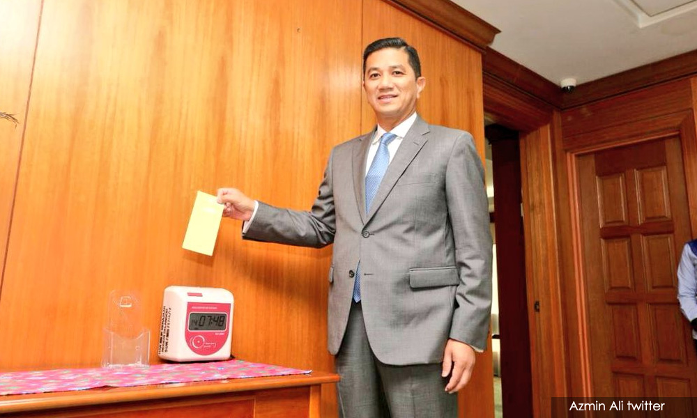 Lantikan menteri-Azmin akan jumpa Dr M