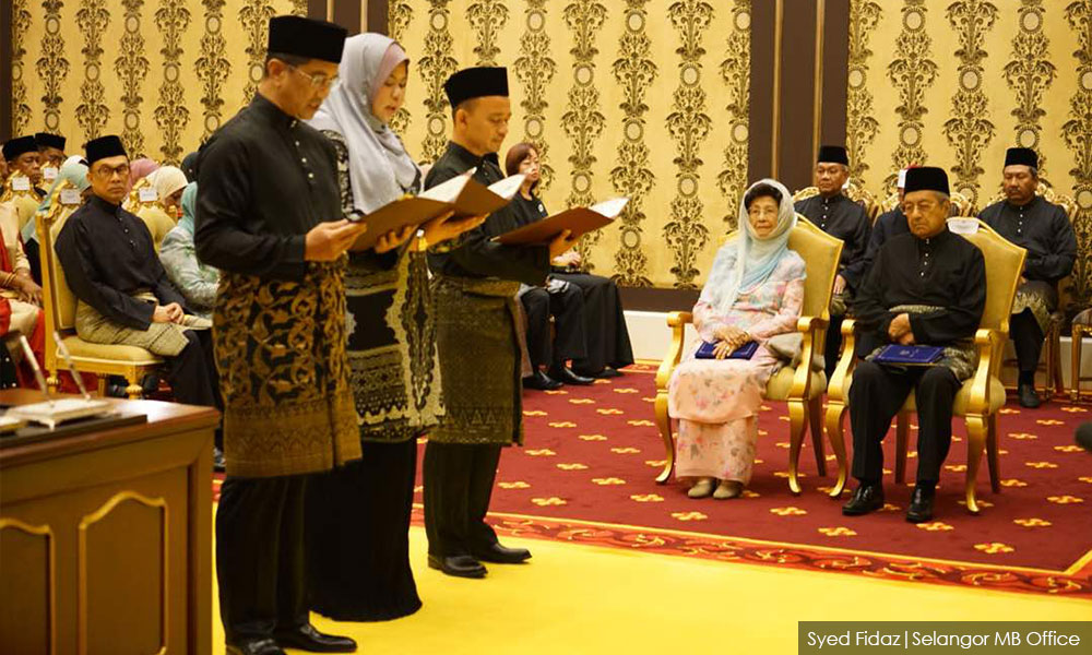 Harapan government finally installed; Nur Jazlan blames Najib for BN's defeat