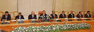 abdullah ahmad badawi govt announce new petrol price increase 040608 01