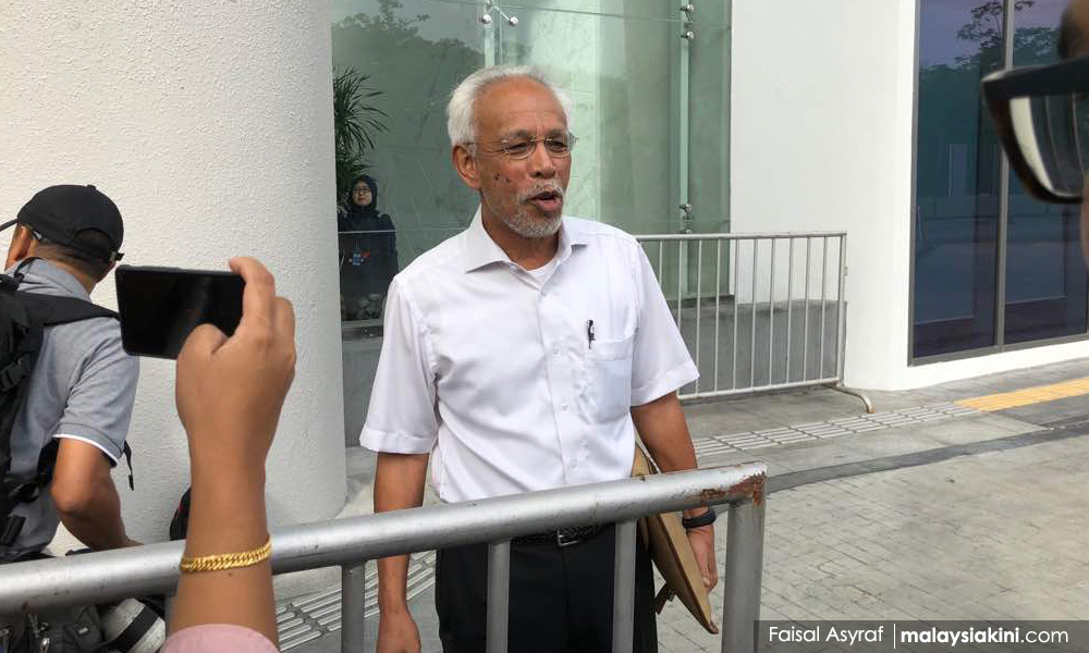 Shahrir appears at MACC as journos wait for Zahid