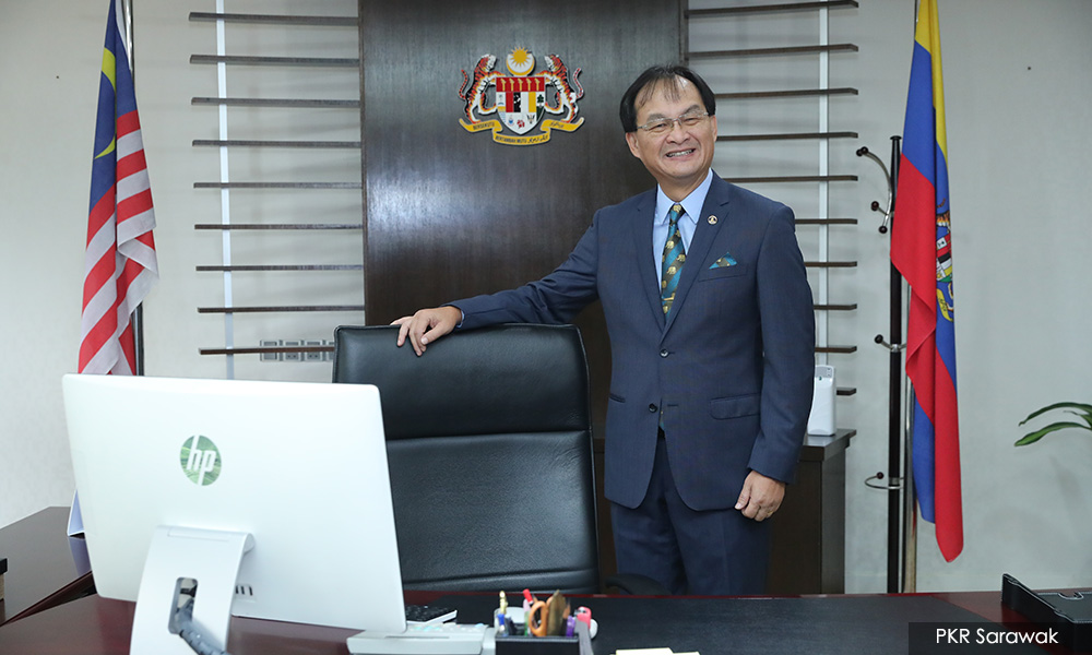 Works minister says gov’t will use open tenders for all projects