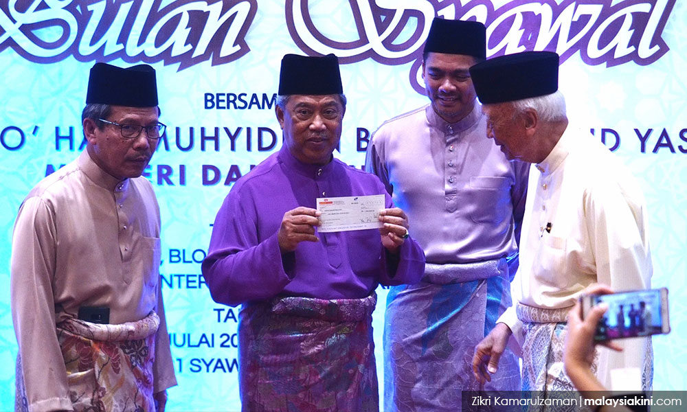 Immigration Dept contractor donates RM1mil to Tabung Harapan