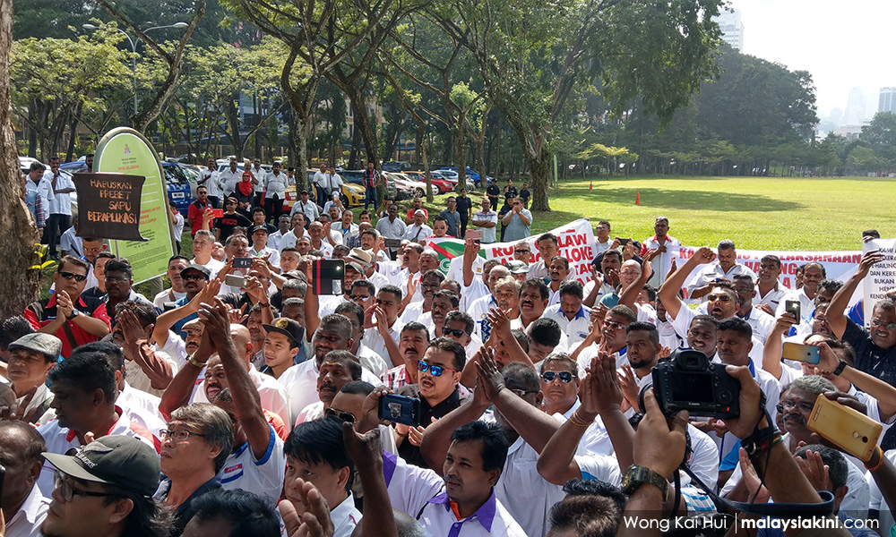 Some taxi associations don't have support of cabbies