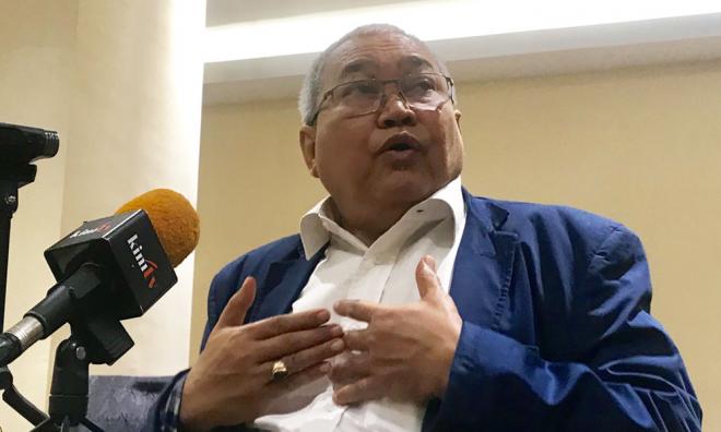 Tok Him terkejut MB Kelantan pakai kereta mewah