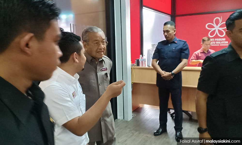 下月访华讨论减中国贷款，马哈迪冀避免大马破产