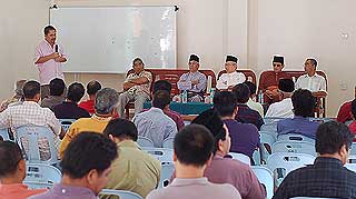 tengku razaleigh umno roadshow 160608 03