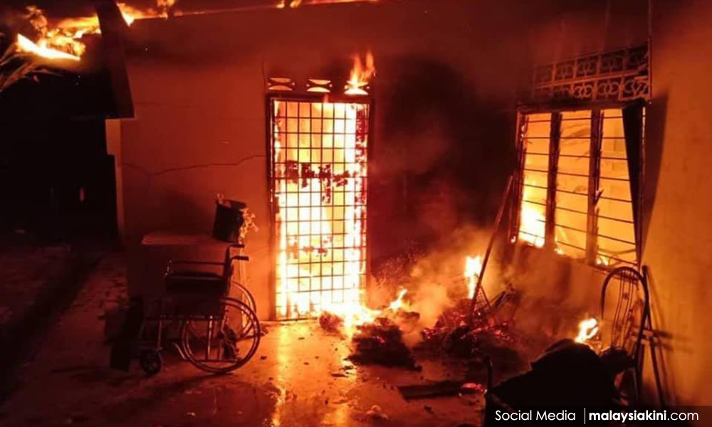 Nenek tinggal seorang diri rentung rumah terbakar