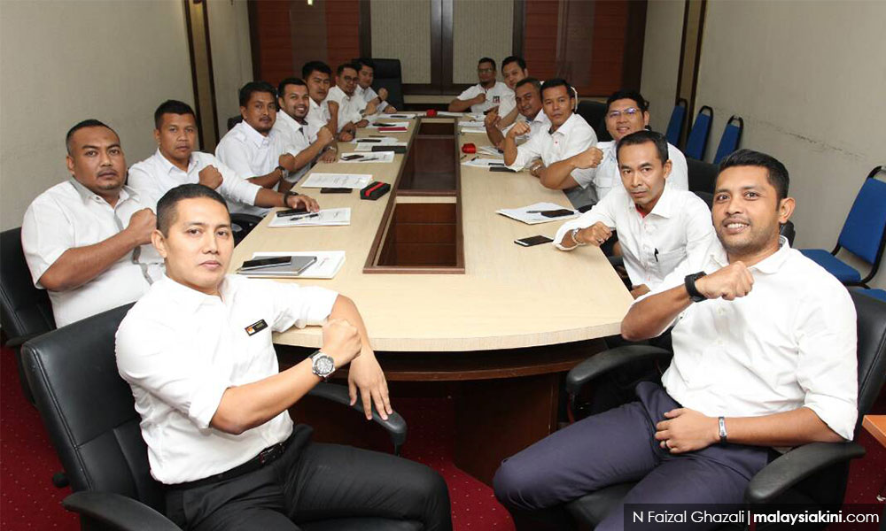 Tok Pa meroyan dan terdesak, kata Umno Kelantan