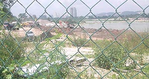 taman wahyu illegal lorries 130405 sand area