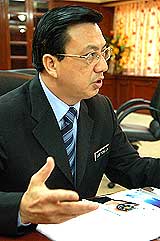 liow tiong lai interview 260408 01