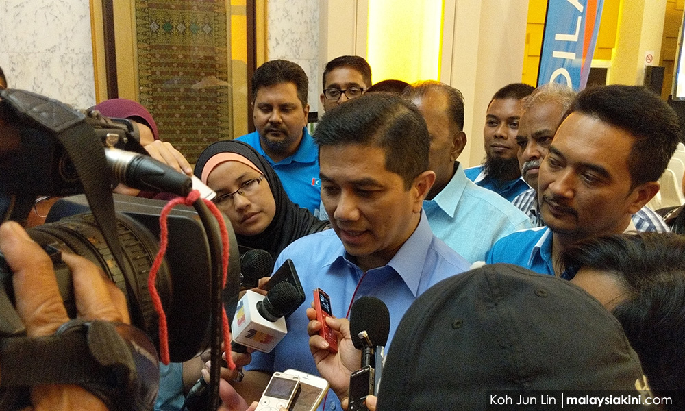 Azmin minta ahli PKR keluar mengundi awal