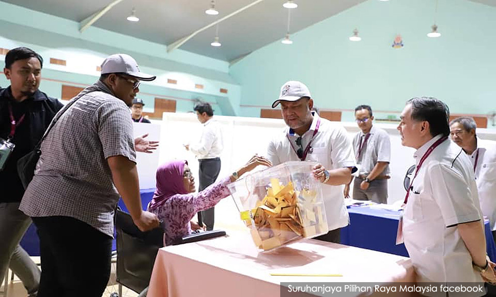 Polls for twin by-elections close; follow Malaysiakini's live reports